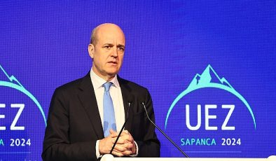 Eski İsveç Başbakanı Reinfeldt: “Küresel Yönetişime İhtiyacımız Var”