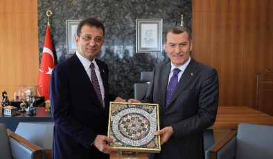 Ekrem İmamoğlu, Zeytinburnu Belediye Başkanı Ömer Arısoy’a tebrik ziyaretinde bulundu