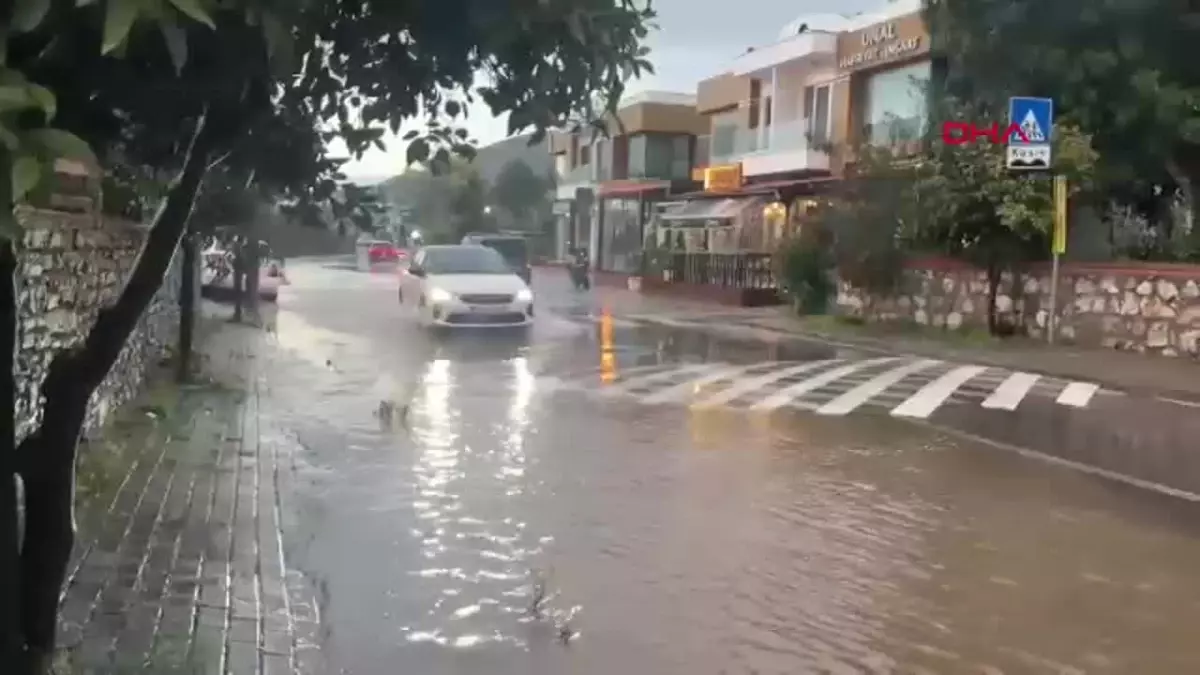 Bodrum’da Kuvvetli Sağanak Hayatı Olumsuz Etkiliyor